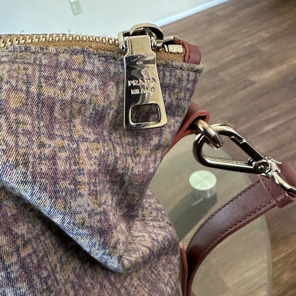 💕PRISTINE AUTHENTIC PRADA LARGE FABRIC/ LEATHER 2 WAY BAG 💕 - Picture 8 of 16